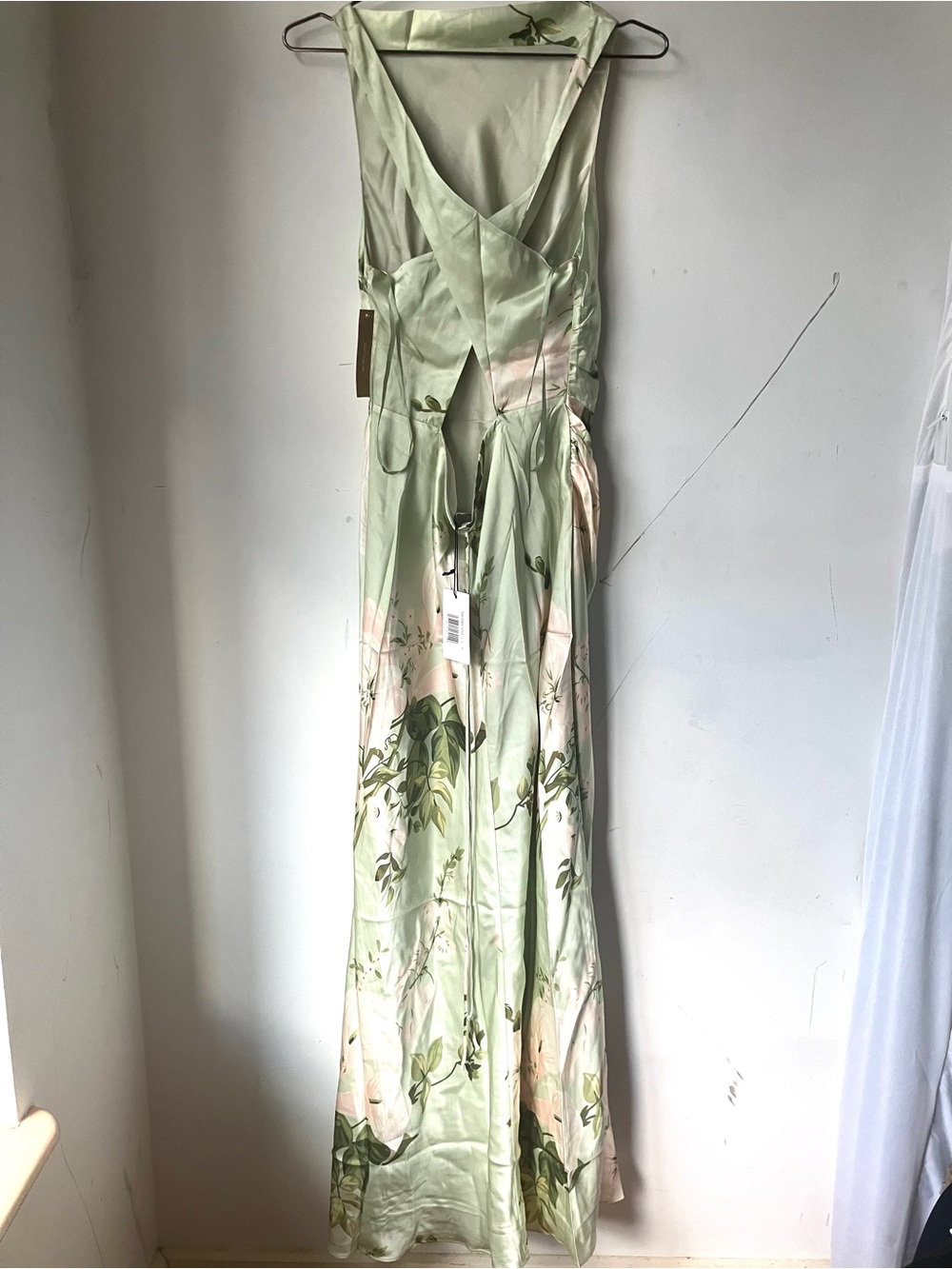 Few Moda o.p.t silk Maxi Dress in Soft Green - Picture 9 of 12